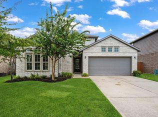 8827 W Crescent Lake Cir, Baytown, TX 77521