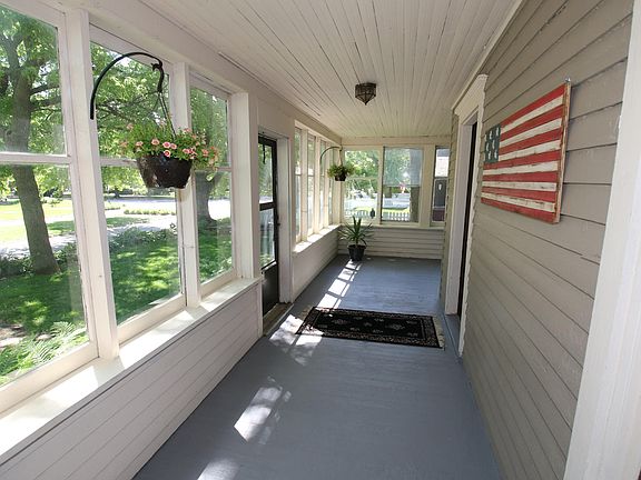 4th image of 1110 Hill Ave