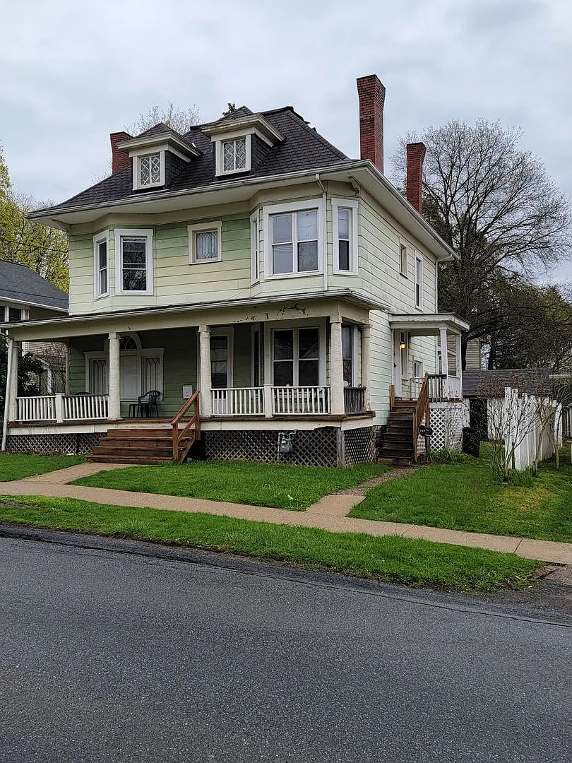731-733 Wayne Ave — Photo 2