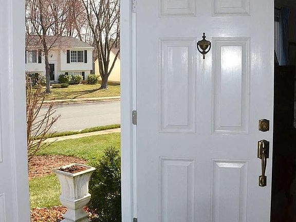 3rd image of 3116 Nestlewood Dr