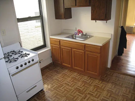 Rented by Alexiou Realty | media 5