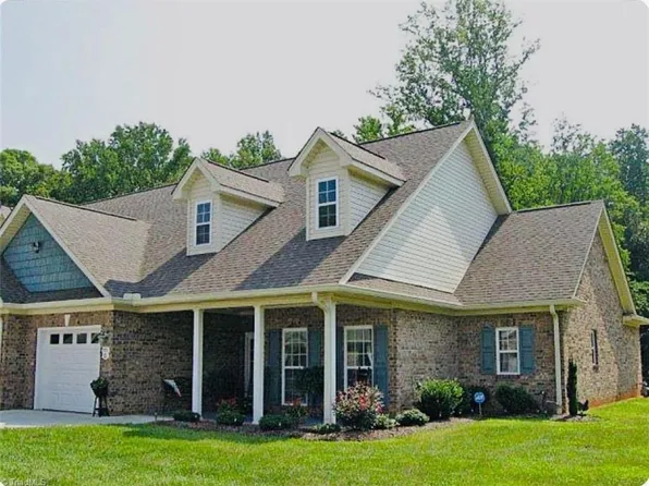 111 Sanderlyn Ct APT D, Eden, NC 27288
