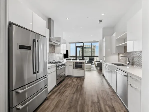 1211 Caroline St #1503, Houston, TX 77046