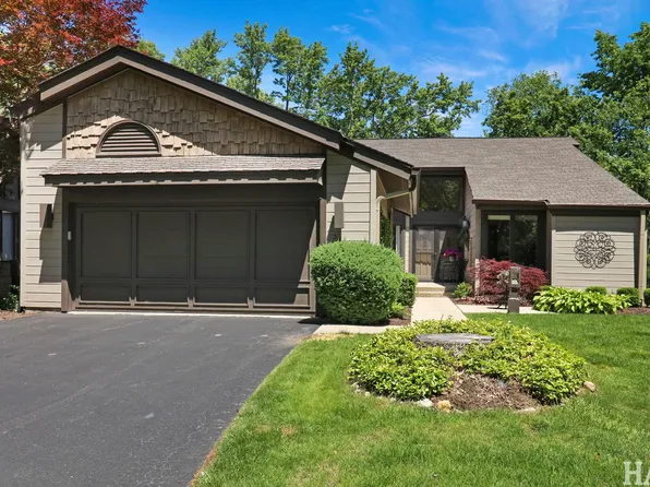 5416 Winding Creek Dr, Rockford, IL 61114