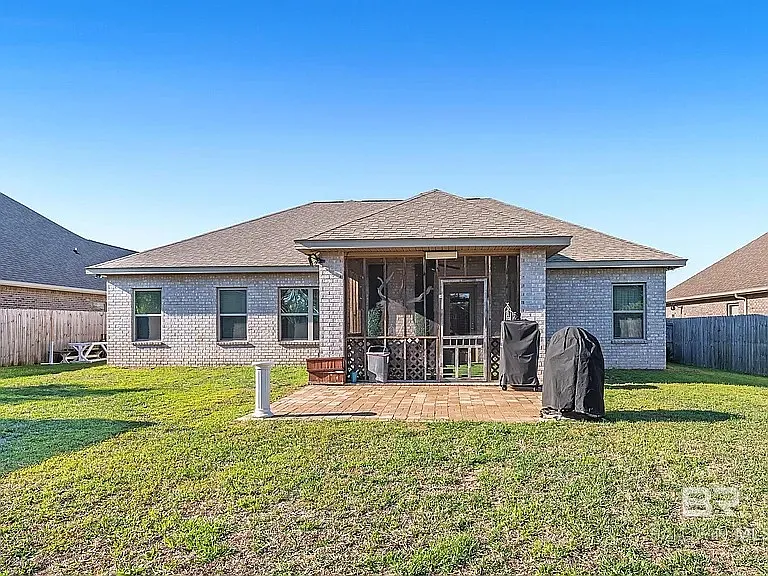 335 Thornhill Cir — Photo 29