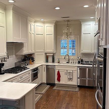 9’ ceiling in kitchen 