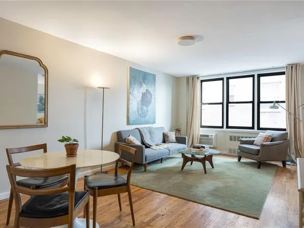 515 E 7th St APT 3P, Brooklyn, NY 11218