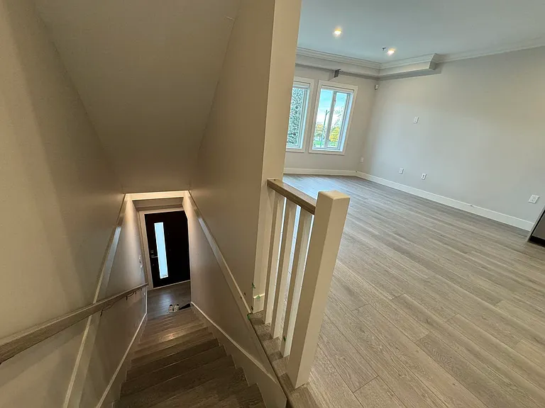 7555 Oak St — Photo 12