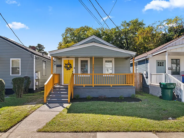 2207 Marshall Ave — Photo 3