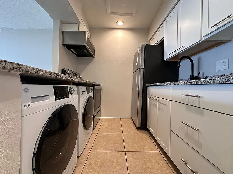 1700 Van Ness St — Photo 17