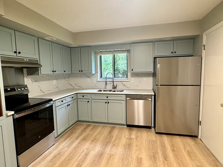 1443 Palisades Rd — Photo 4