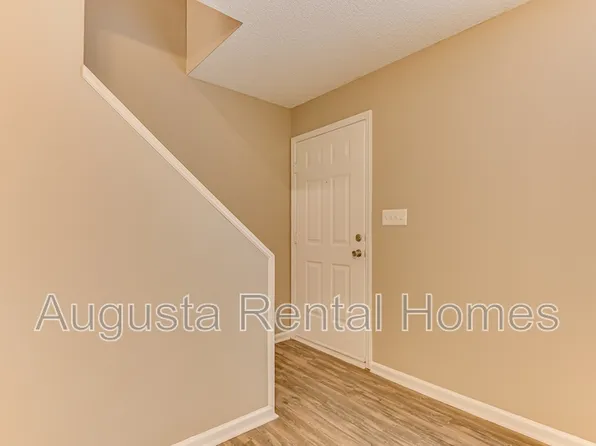 133 Chalet North Ct, North Augusta, SC 29841