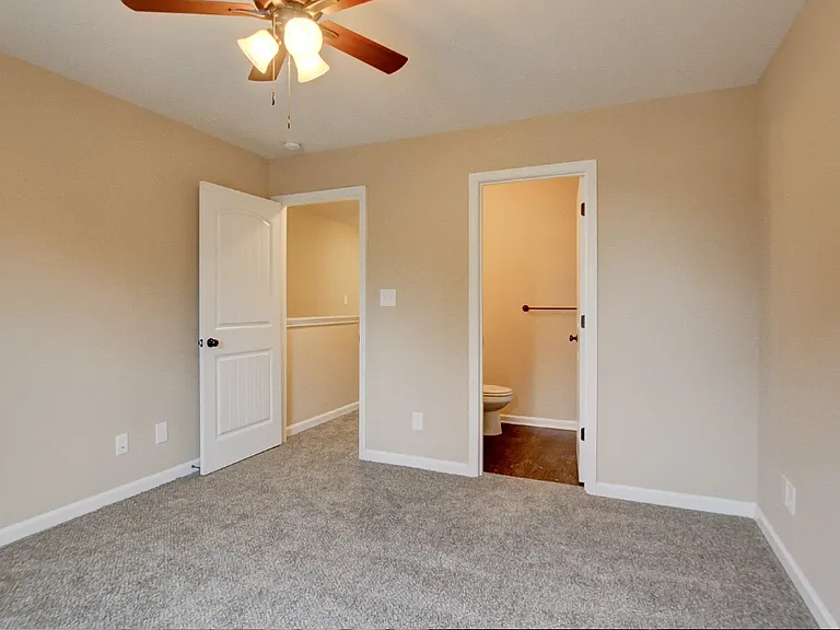 246 Fairview Ln #C — Photo 6