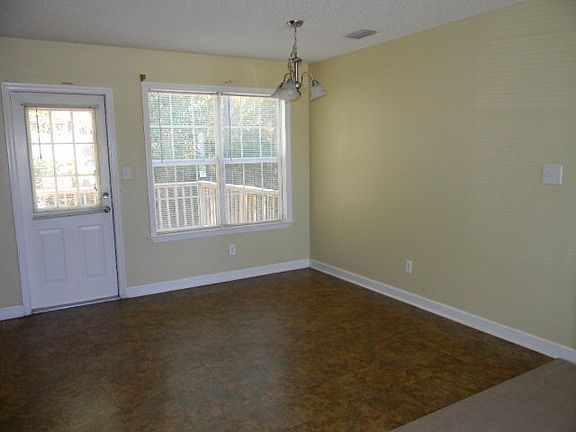 3rd image of 4200 Wilshire Dr