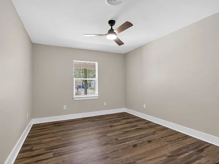 115 Mitchell Street — Photo 20