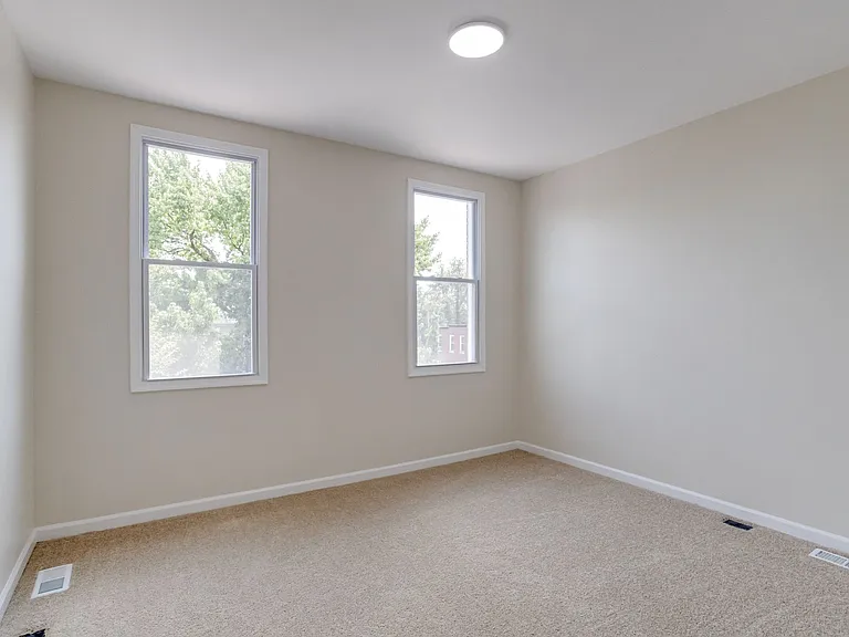 2702 Beryl Ave — Photo 9