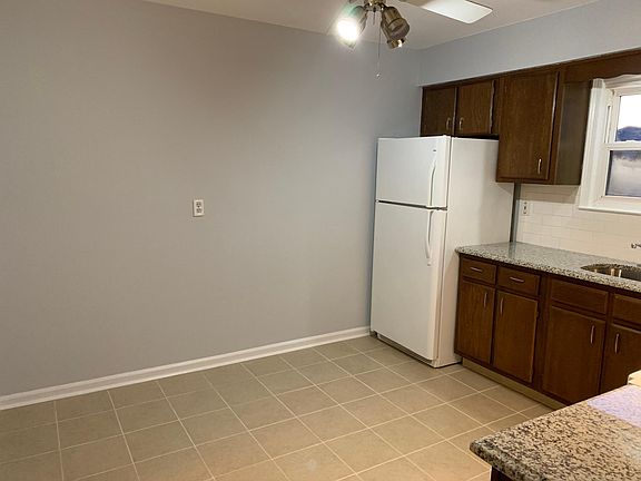 3rd image of 307 Belleville Ave