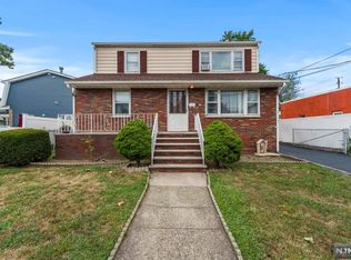 30 Kennedy St, Hackensack, NJ 07601