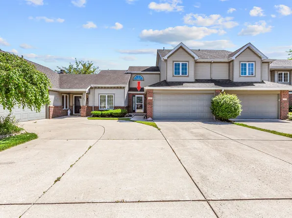 633 W 94th Ct, Crown Point, IN 46307