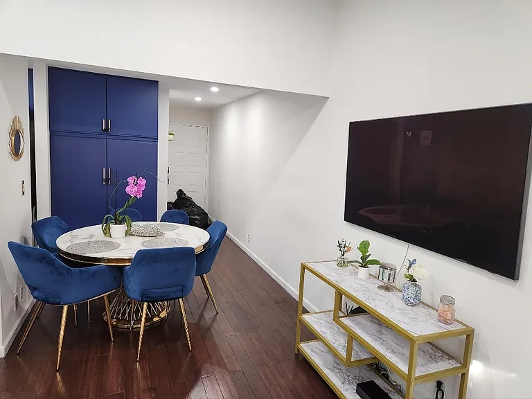 1460 Four Oaks Cir — Photo 3