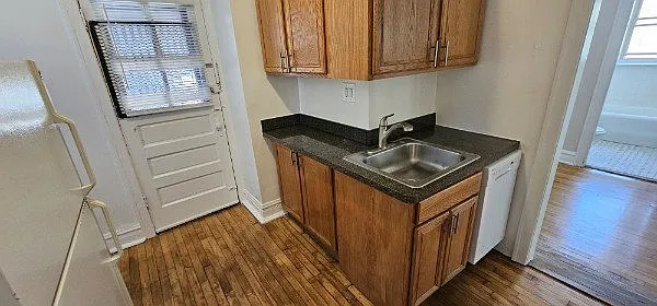 2956 W Belle Plaine Ave #3 — Photo 8