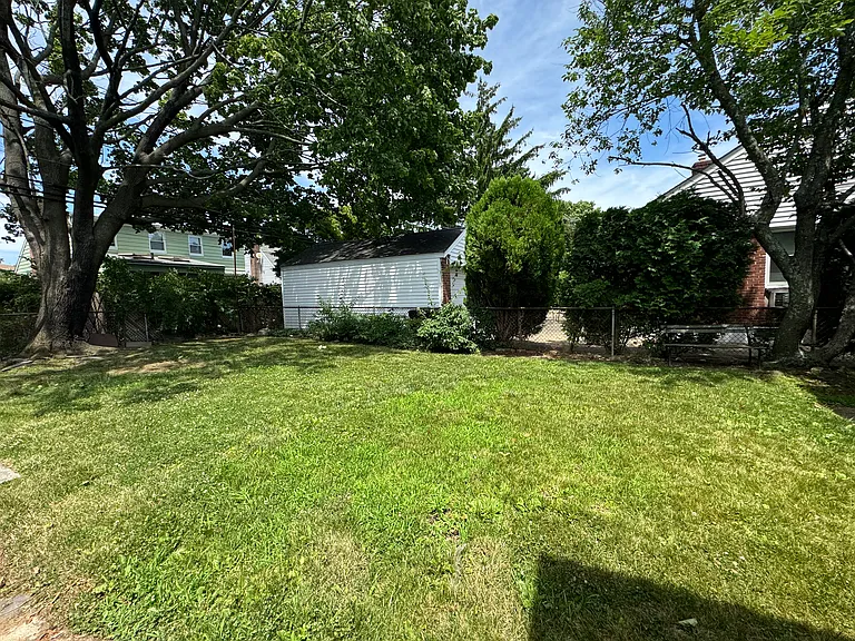 45 Irving Ln — Photo 12