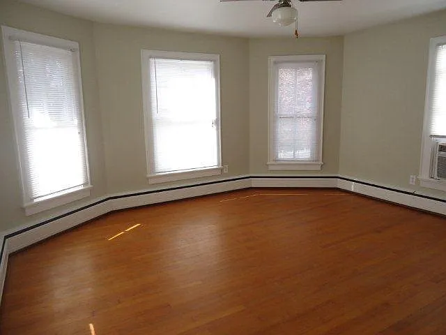 702 W Main St — Photo 2