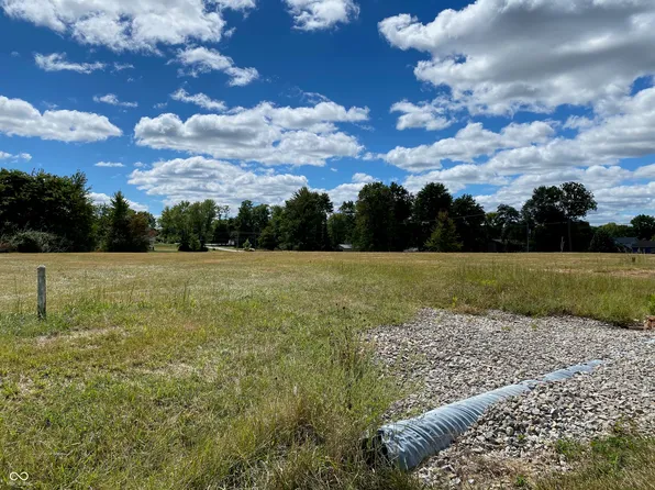 1401 NE Santee Dr, Greensburg, IN 47240