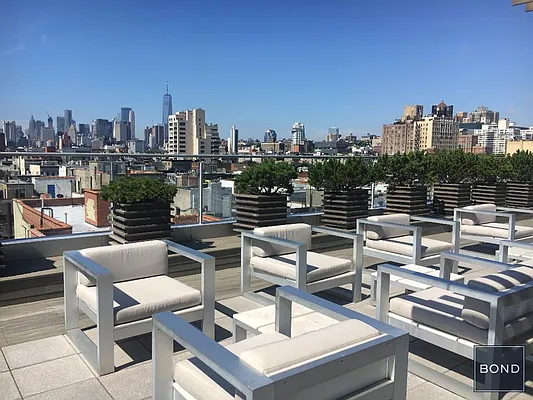 Sold by Bond New York | media 7