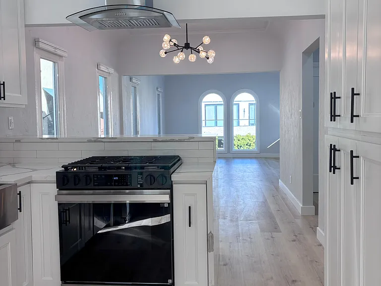 31 Saint Joseph Ave — Photo 11