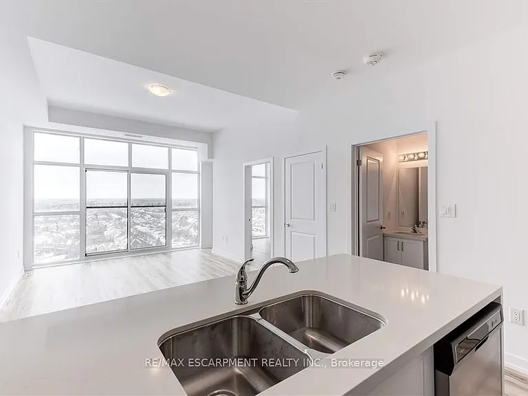 450 Dundas St E #1204 — Photo 28