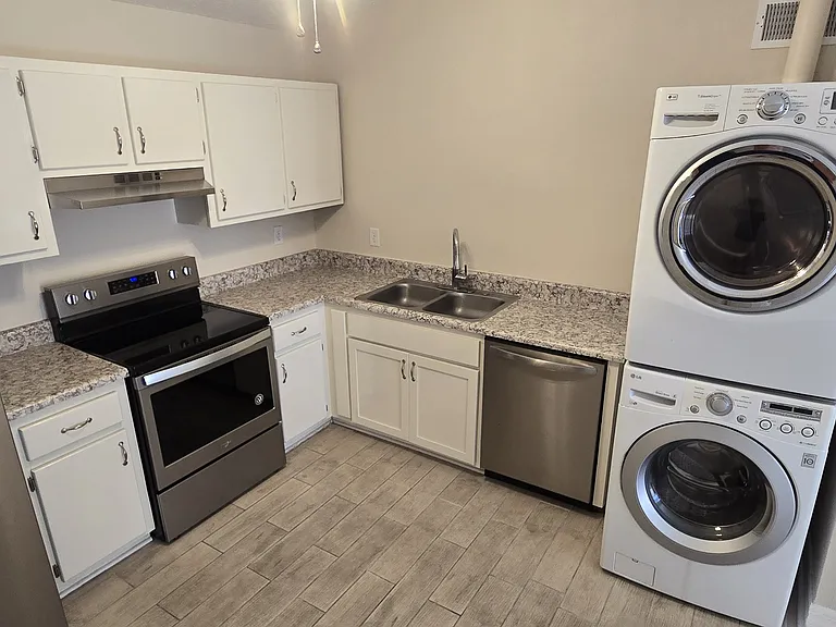 4225 Auckland Rd #3 — Photo 1