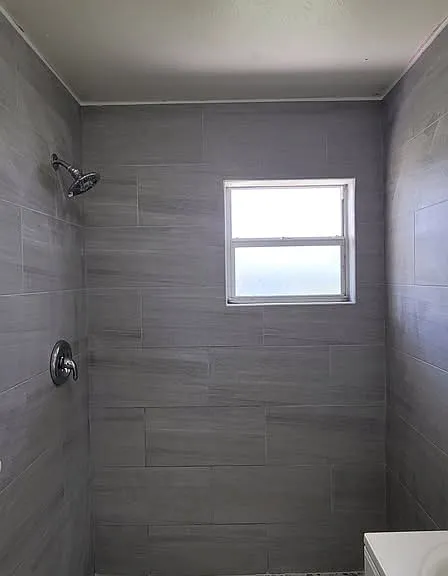 1110 Westminster St W — Photo 6
