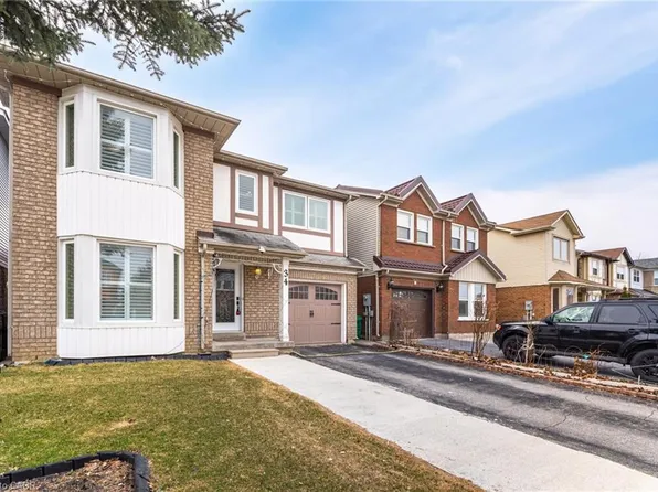 34 Chipmunk Cres, Brampton, ON L6R 1B3
