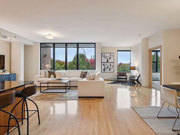 4th image of 215 10th Ave S Unit 310