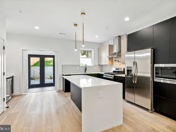 39 Herman St, Philadelphia, PA 19144