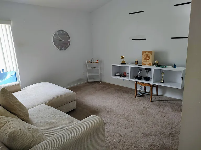 521 Castlemain Cir — Photo 14