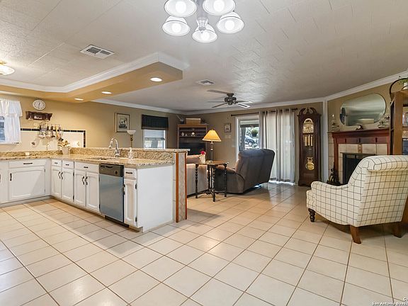 4th image of 1588 WESTVIEW COURT