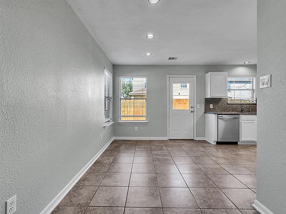 4th image of 3022 Rustling Chestnut St