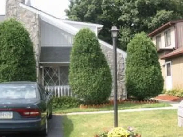 1714 Nathaniel Dr, Philadelphia, PA 19116
