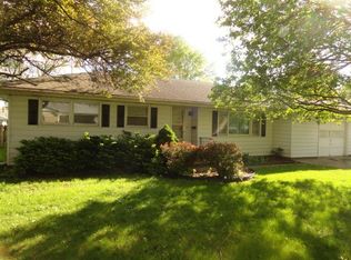1217 Thomas Dr, Champaign, IL 61821