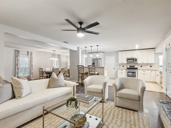 3733 Blue Trace Ln, Farmers Branch, TX 75244