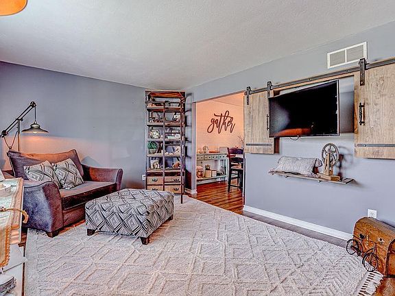 4th image of 3612 Charfield Ln