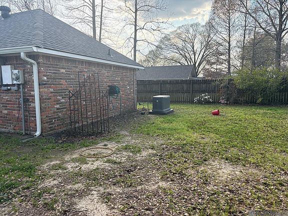 3rd image of 13717 Cedar Ridge Ave