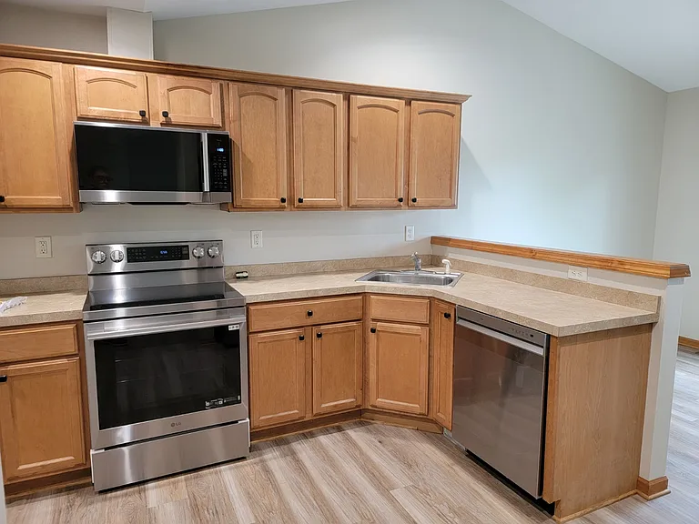 9673 Little Creek Ct — Photo 8