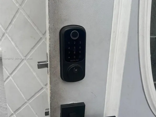 1701 N Treasure Dr APT 5, North Bay Village, FL 33141