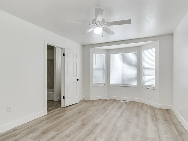 2271 W 1450 N — Photo 14
