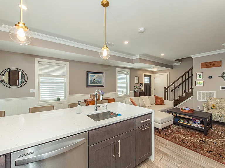 22 Thorne St #1 — Photo 10