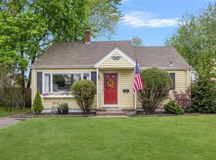 83 Myrtle Ave, Warwick, RI 02886