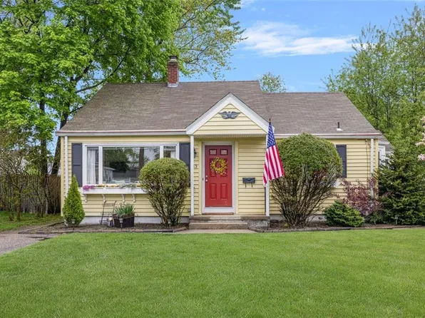 83 Myrtle Ave, Warwick, RI 02886